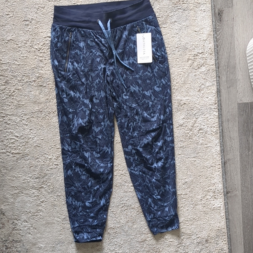 Athleta Trekkie north Jogger